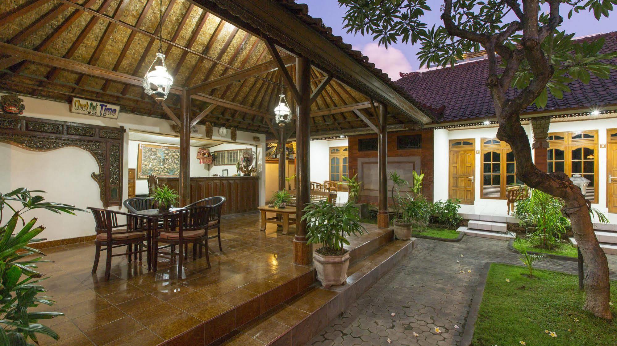 Hotel Surya Tropical Kuta Kuta Lombok Zewnętrze zdjęcie